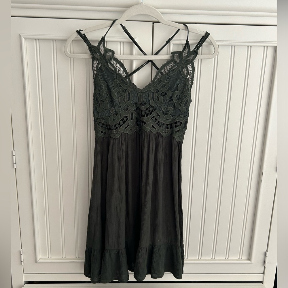 Francesca’s dark green lace top mini dress
